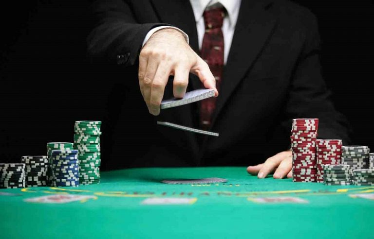 Cách chơi poker online cho những người muốn giành nhiều tiền thưởng - Hình 1