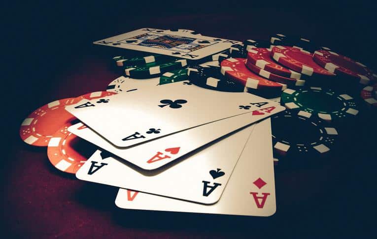 Kinh nghiem choi bai online Poker de thang lon - Hinh 1