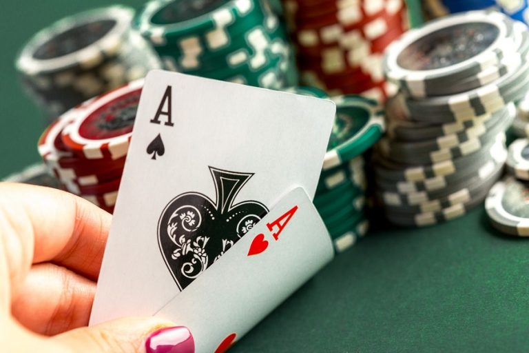 Khám phá bí ẩn về tựa game Poker nổi đình nổi đám